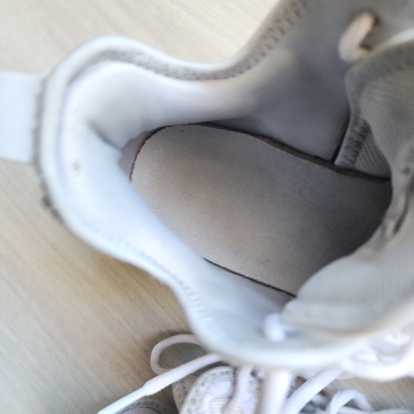 Nike LeBron Witness 3 Shoes in White Chrome size 8 Athletic Basketball Active - Picture 4 of 7